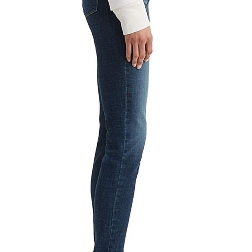 Levi’s 311 Size 6 (28) X 30 length